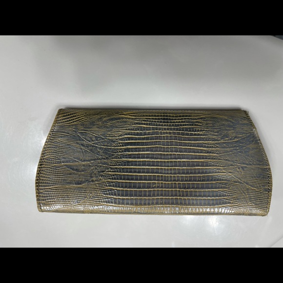 Judith Leiber champagne clutch - Picture 2 of 4